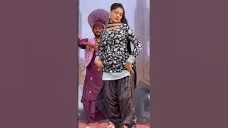 Nahro par bangla pavade haniya beautiful dance video stage performance