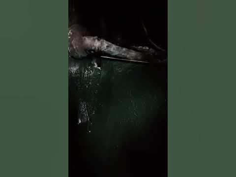 Потек аккумулятор. Разъела КИСЛОТА - YouTube
