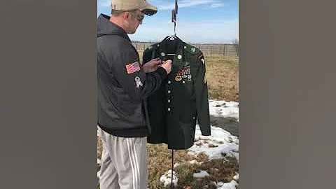 Veteran burns uniform - DayDayNews