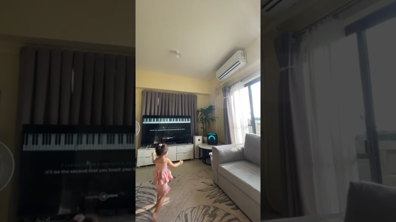 The way you look at me.😁🫶🏻✨