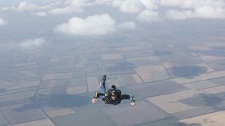 Документальный фильм "Как я стал парашютистом", программа AFF