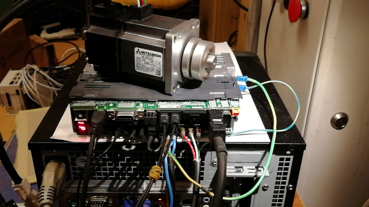 LinuxCNC controlling Mitsubishi MDS-DJ-V1-10 servo - YouTube