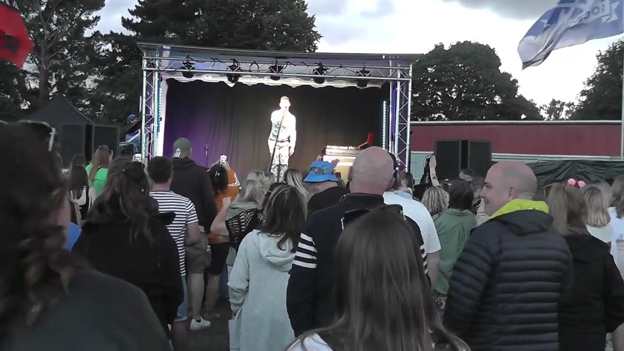 Robbie Williams tribute 2023