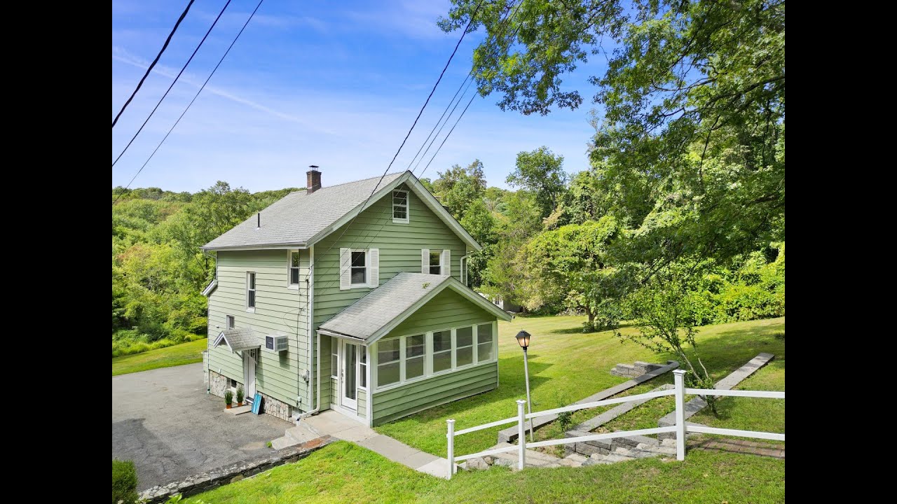 138 Harriman Road Mount Kisco, NY | ColdwellBankerHomes.com
