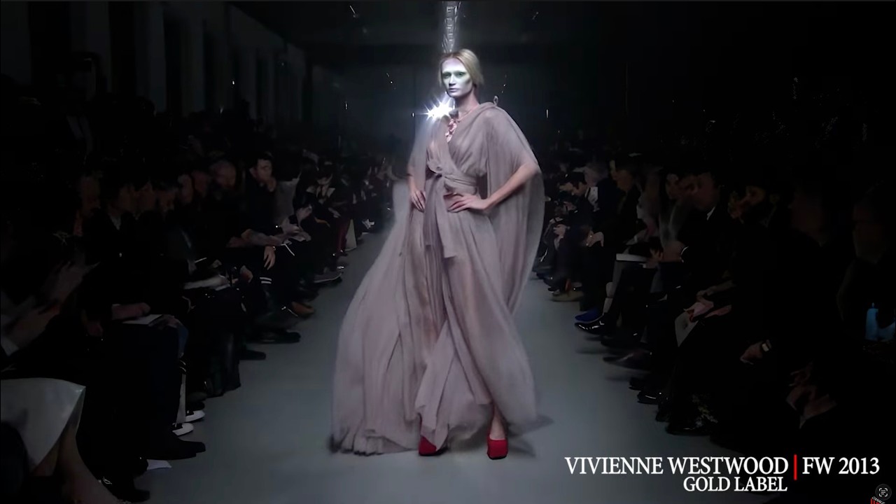 VIVIENNE WESTWOOD Gold Label Fall Winter 2013 - Canale Moda - YouTube