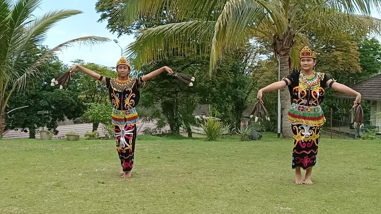 Tari Enggang Melenggang by Bintang & Anne