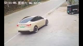 Tesla Car Crash in China caught on camera 🤯#Tesla #china