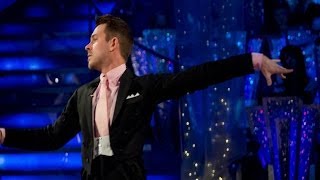 Ashley Taylor Dawson & Ola dance the Waltz to 'I Will Always Love You' - Strictly Come Dancing - BBC
