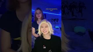 Meu Namorado Provando Minhas Perucas