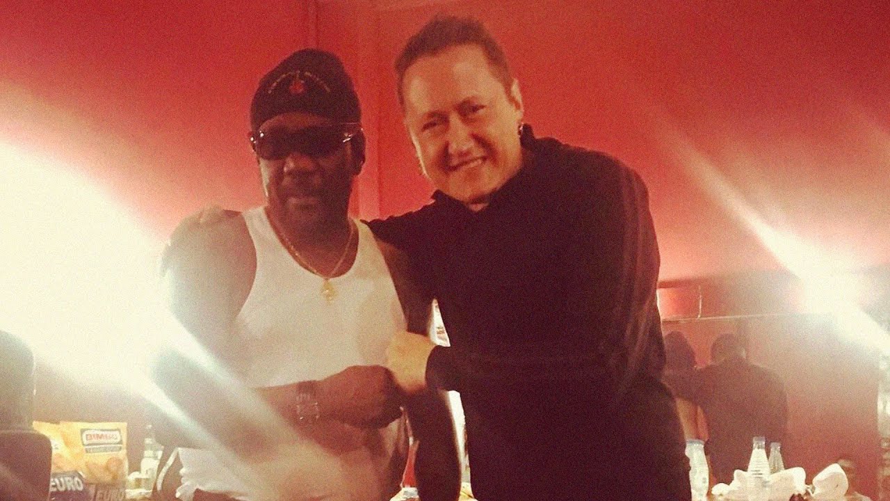 FERMIN MUGURUZA feat. TOOTS - Azoka Eguna