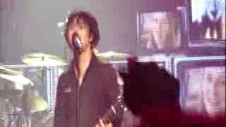 Green Day - American Idiot [Live @ Bell Centre, Montreal, QUE 2009]