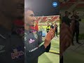 بالفيديو لاعبو الرجاء يحيون جماهيرهم الحاضرة بعد الانتصار على المغرب الفاسي