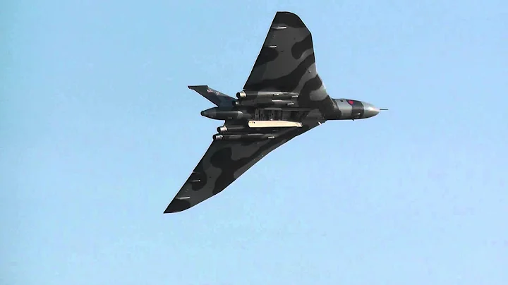 Vulcan XH558 Full Air Display at Shuttleworth Collection