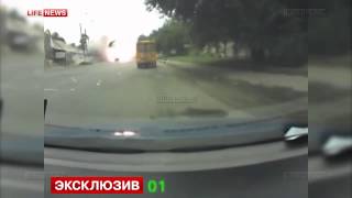 В Луганске снарядом на глазах прохожих взорван автомобиль мирных жителей 07.07.2014