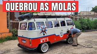 A KOMBI ESTÁ COM 6 MOLAS QUEBRADAS! VAMOS TROCAR | Viajando de Vw #ep385