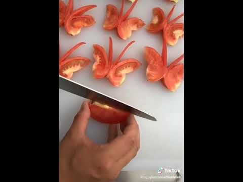 Vidéo: Comment Décorer Une Salade Avec Des Tomates