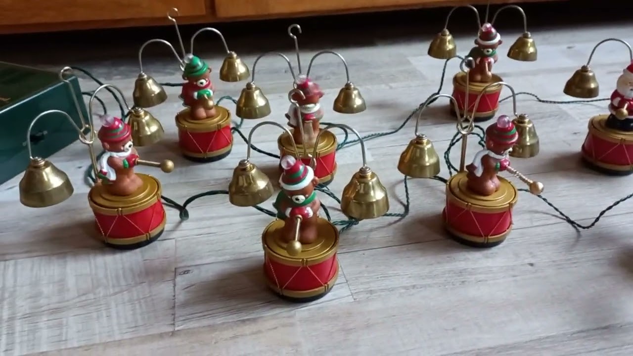 Mr. Christmas Santa's Marching Band 1992 Teddy Bear - YouTube