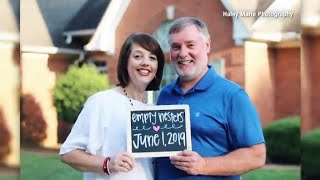 Parents' empty nest photo shoot goes viral