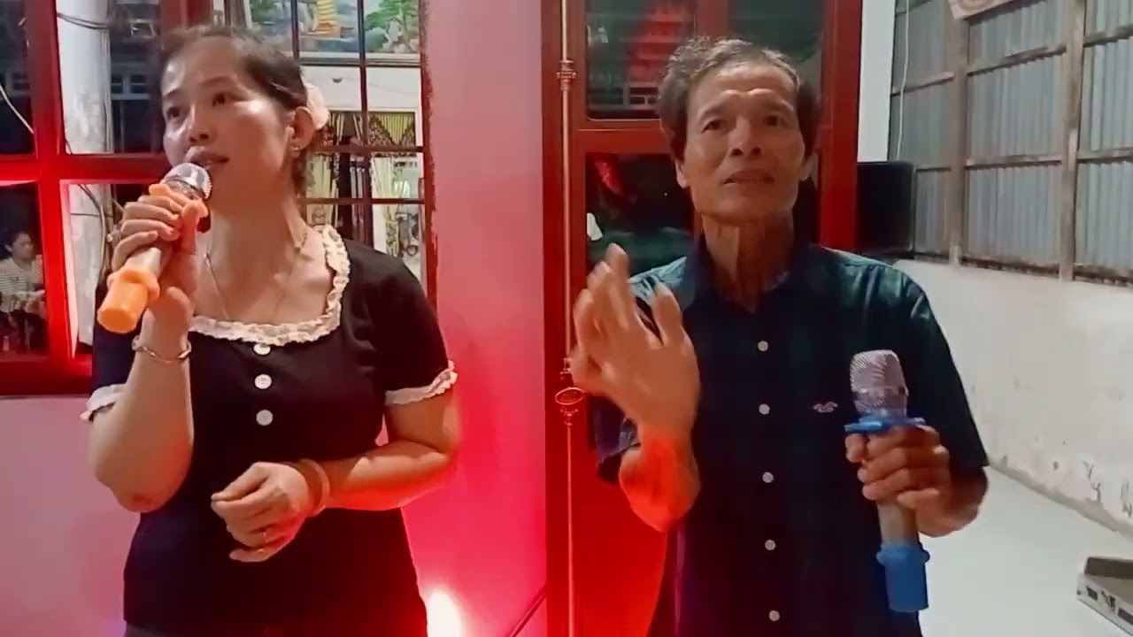 Út bầu song ca.  Sầu tím thiệp Hồng..