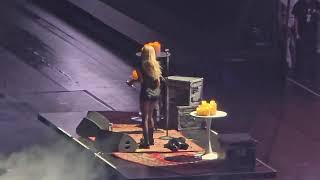 Sick Rosé Stops Mid-Show... Filo Blinks Help The Number One Girl