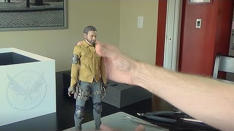 Unboxing the 1/6 Scale UbiSoft Division 2 Brian Johnson Action Figure