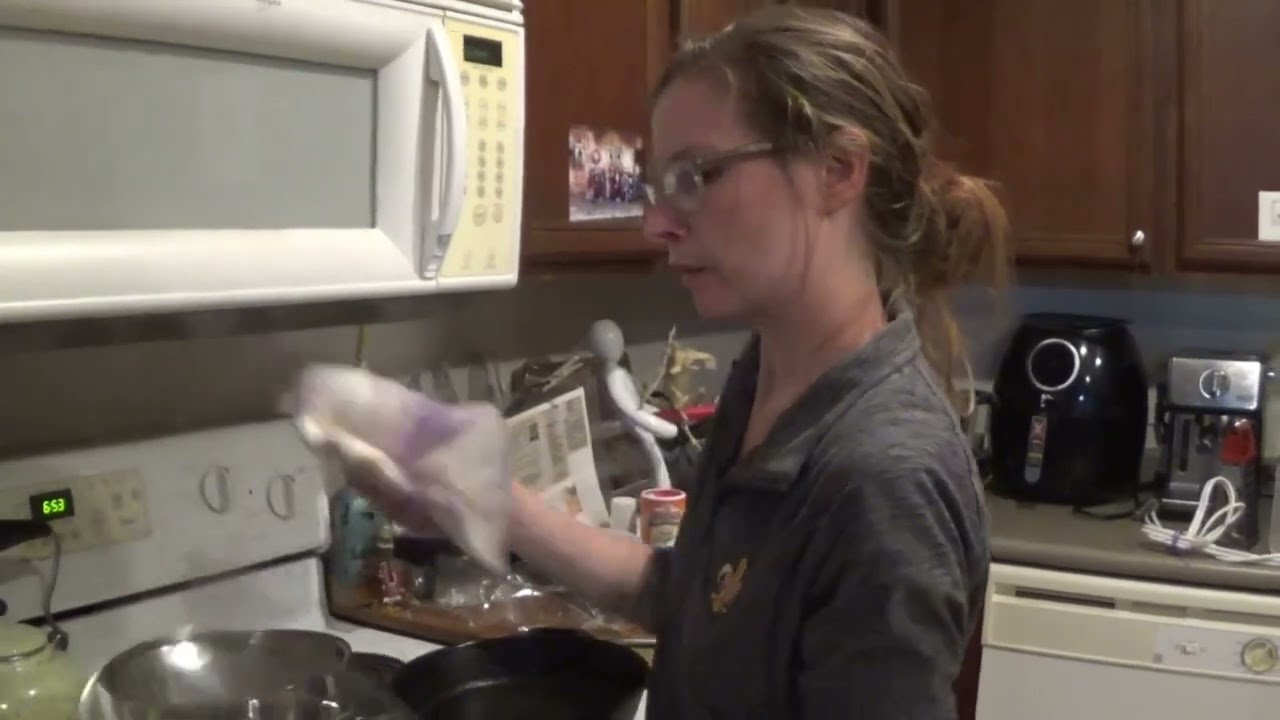 Recipe Roulette Rice Noodles with Shrimp and Peanut Sauce