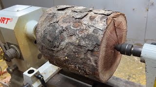 : Amazing Skill Woodturning || Craftsman Builds unique vase from piece of wood on lathe