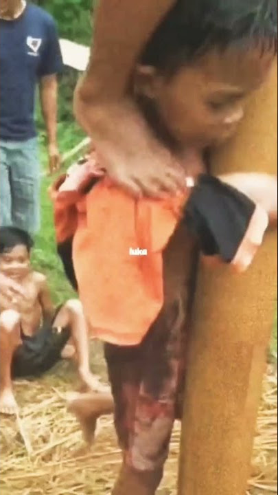 Aku sekuat hati bertahan kamu sebisanya menghancurkan đđ