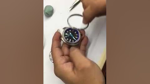 Replacing a Seiko Diver bezel insert.