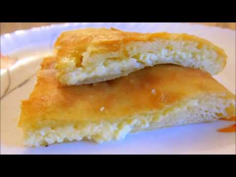 Хачапури из сдобного теста.  Khachapuri. საფუარი ცომის ხაჭაპური