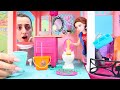 Barbie Dream House videoları. Olamaaz! Otelde tuvalet kağıdından klozet tıkanıyor. Barbie oyunları