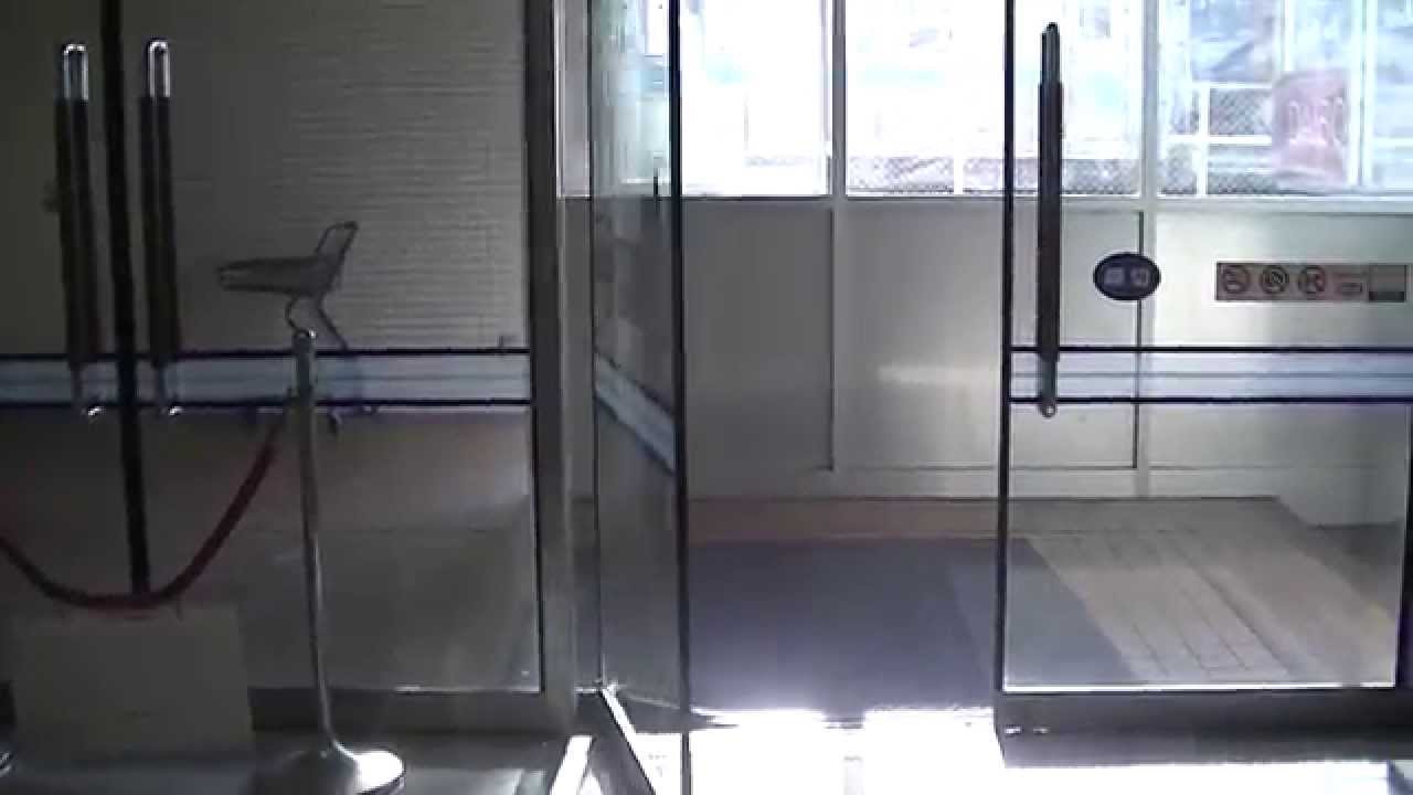 珍しいタイプの自動ドア Youtube