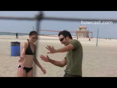 Video: How To Play Beach Volleyball