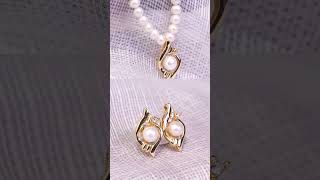 Grace in every detail – pearls that speak timeless elegance.
