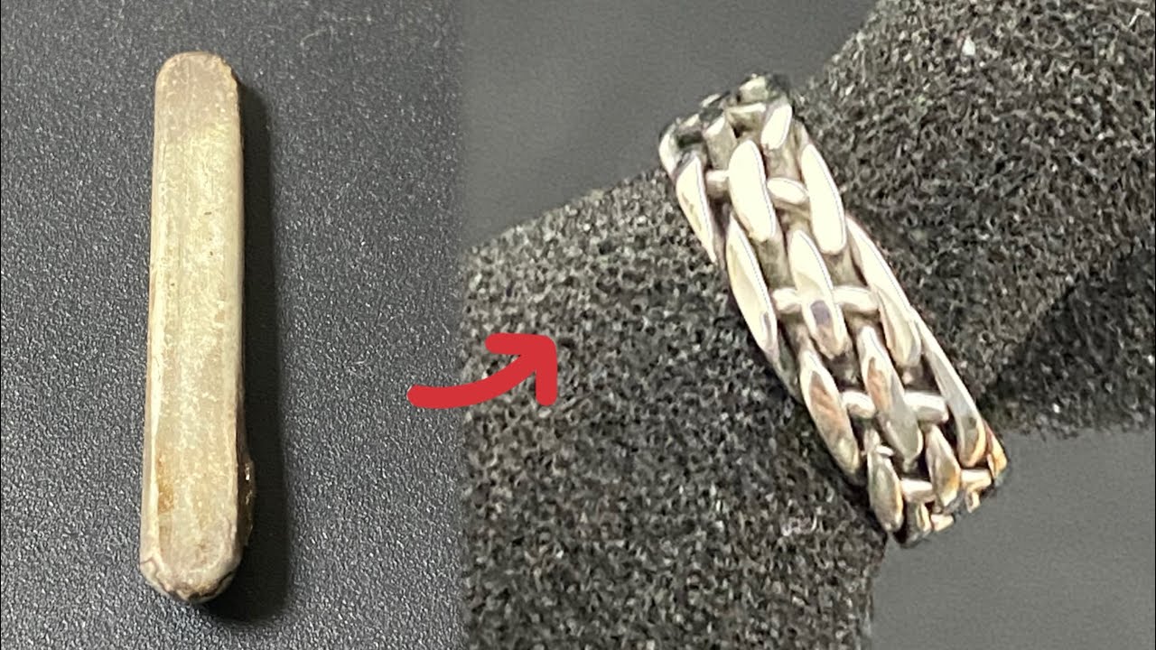 I made a wire mesh ring from silver scrap.