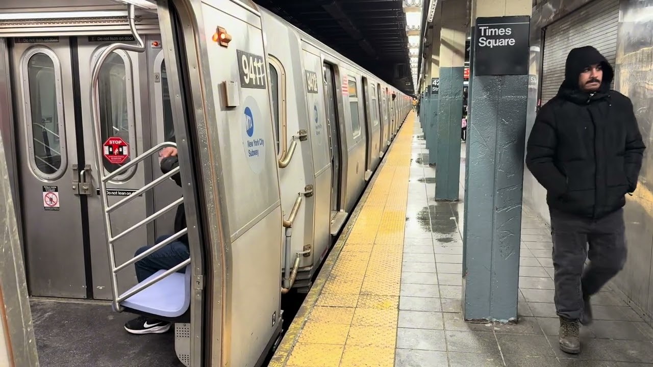 BMT Broadway Line: N/Q/R/W Trains at Times Square 42nd Street