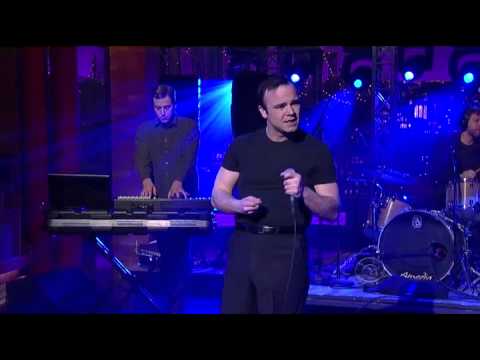 Future Islands - "Seasons" @ Letterman 3/3/14