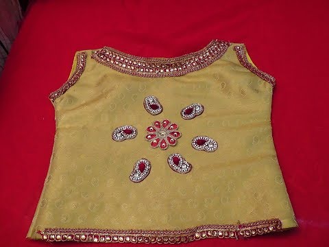 LATEST CROP TOP WITH BOAT NECK CUTTING AND STITCHING