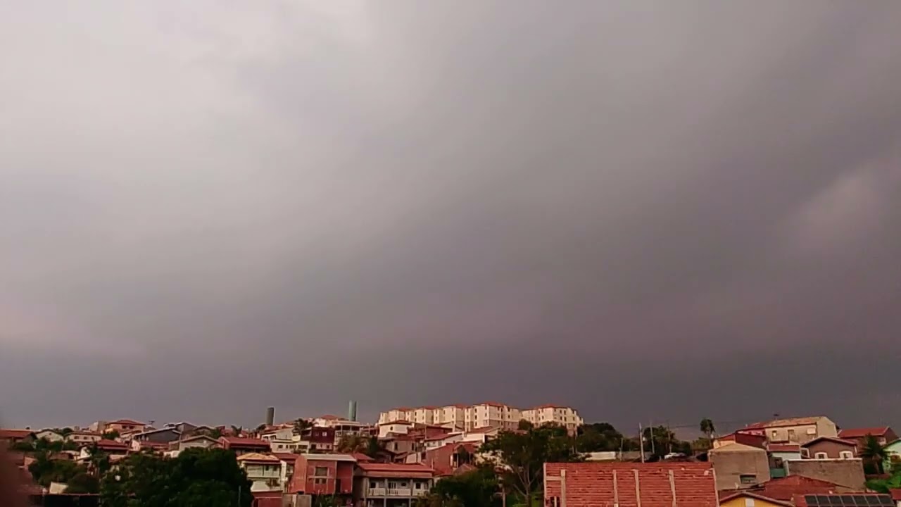 Trovoada se aproximando de campinas domingo 23 de novembro 2025.