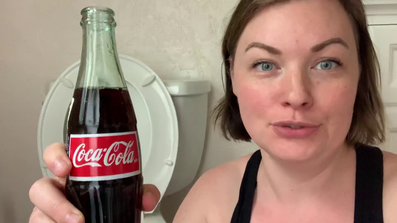 How to clean a toilet with Coke