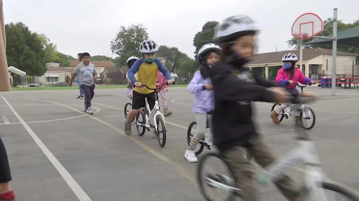 Kids bike program debuts at Harding elementary sch...