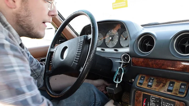 Weirdness of Mercedes-Banz 300CD  Mercedes-Benz W123