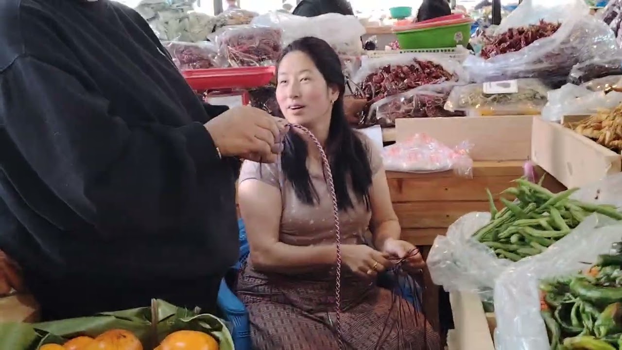 সবজি মার্কেট,ভূটান। নাসিম -: 01713-748787