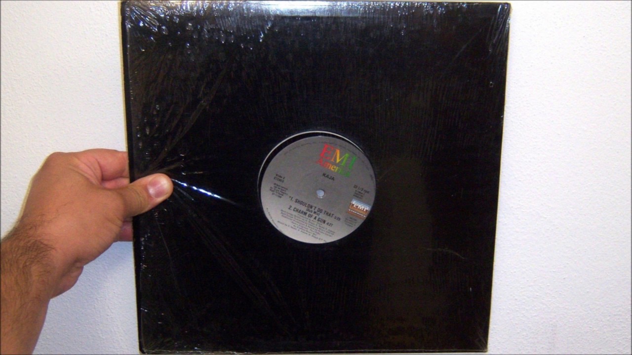 Tonton Kaja - Shouldn't do that (1985 Dance mix) di YouTube Tonton Kaja - Shouldn't do that (1985 Dance mix) di YouTube