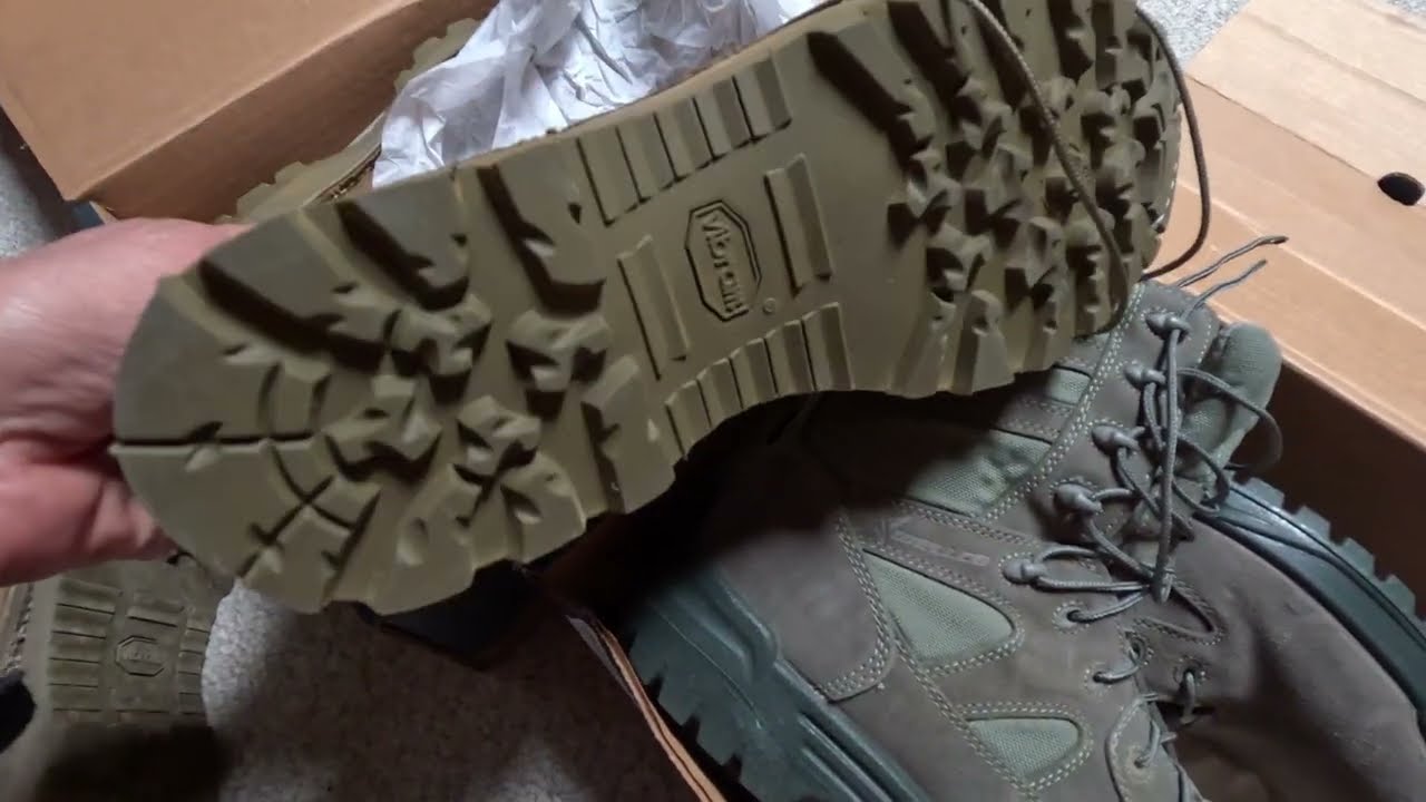 Activating A New Pair of Wellco Military Surplus  E162 R.A.T  Boots and a few other Wellco 