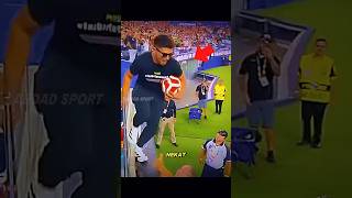 Pria Ini Tidak Akan Bisa Masuk Stadion Lagi