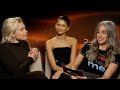 Capture de la vidéo Zendaya & Florence Pugh Talk Dune: Part Two, Taking Revenge And Hating Sand!