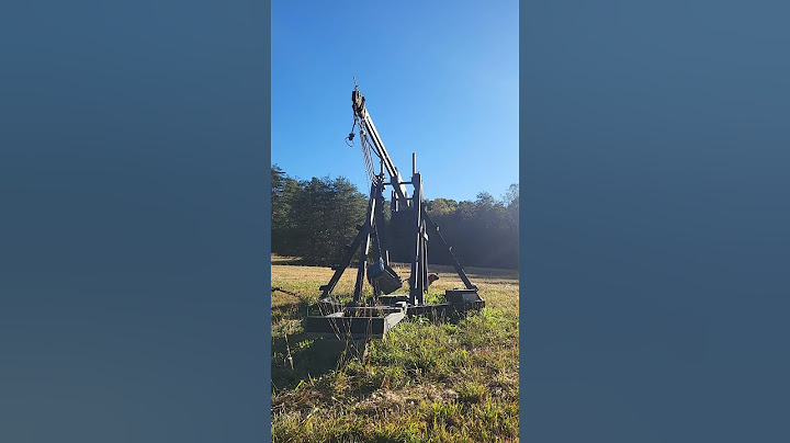 Throwing a Toaster with a trebuchet #yeetmachine #build #catapult