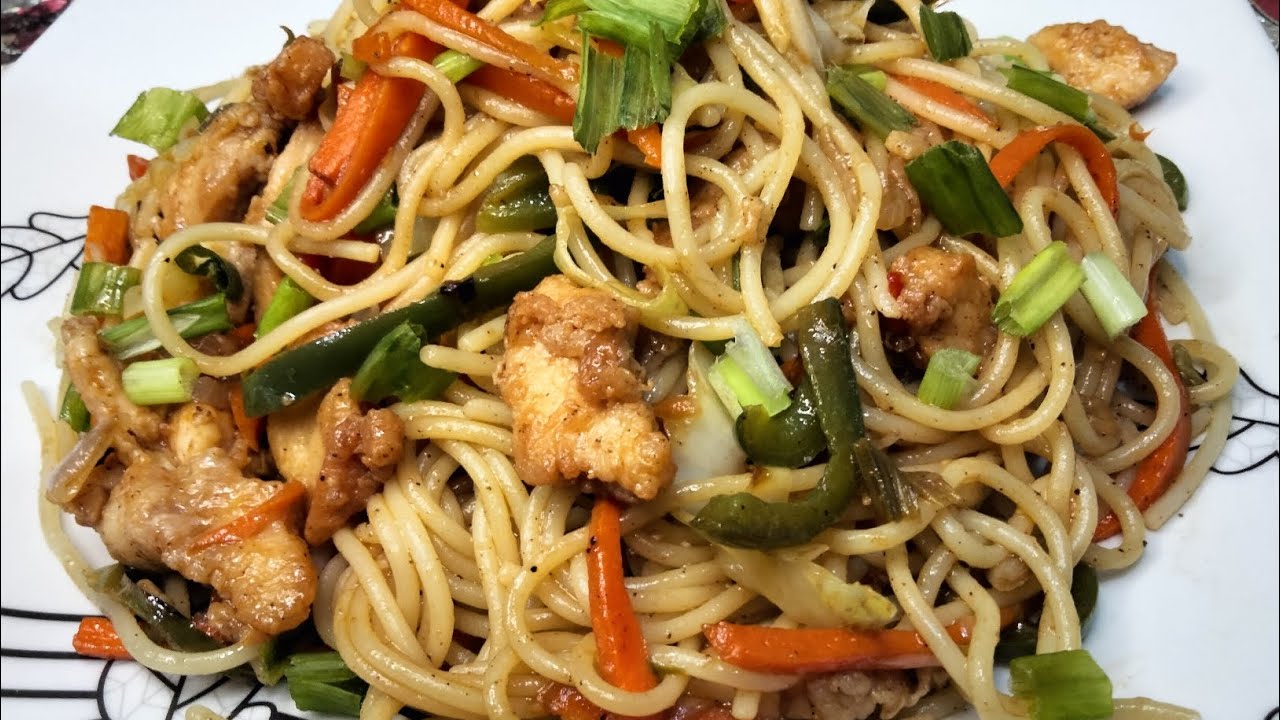 Chicken Chow Mein Restaurant Style | Easy Recipe by Hani Kitchen And ...