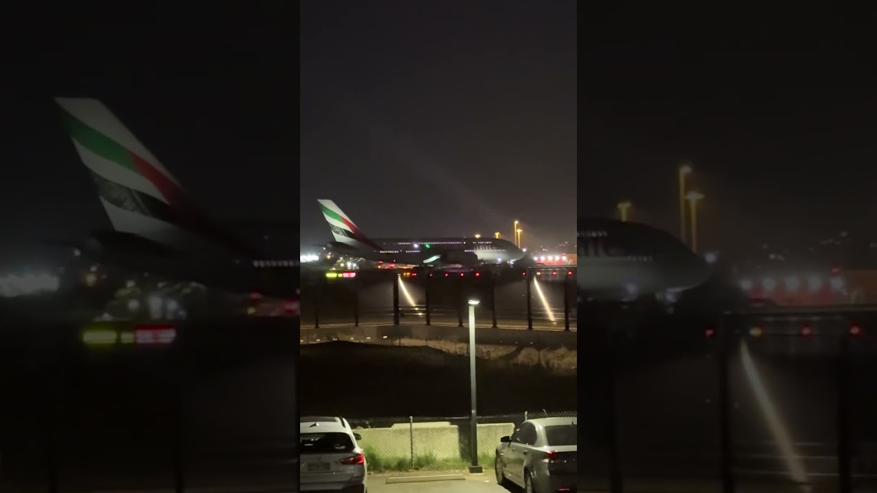 Emirates A380 from Dubai landing on runway 34L at Sydney Airport 🇦🇪 